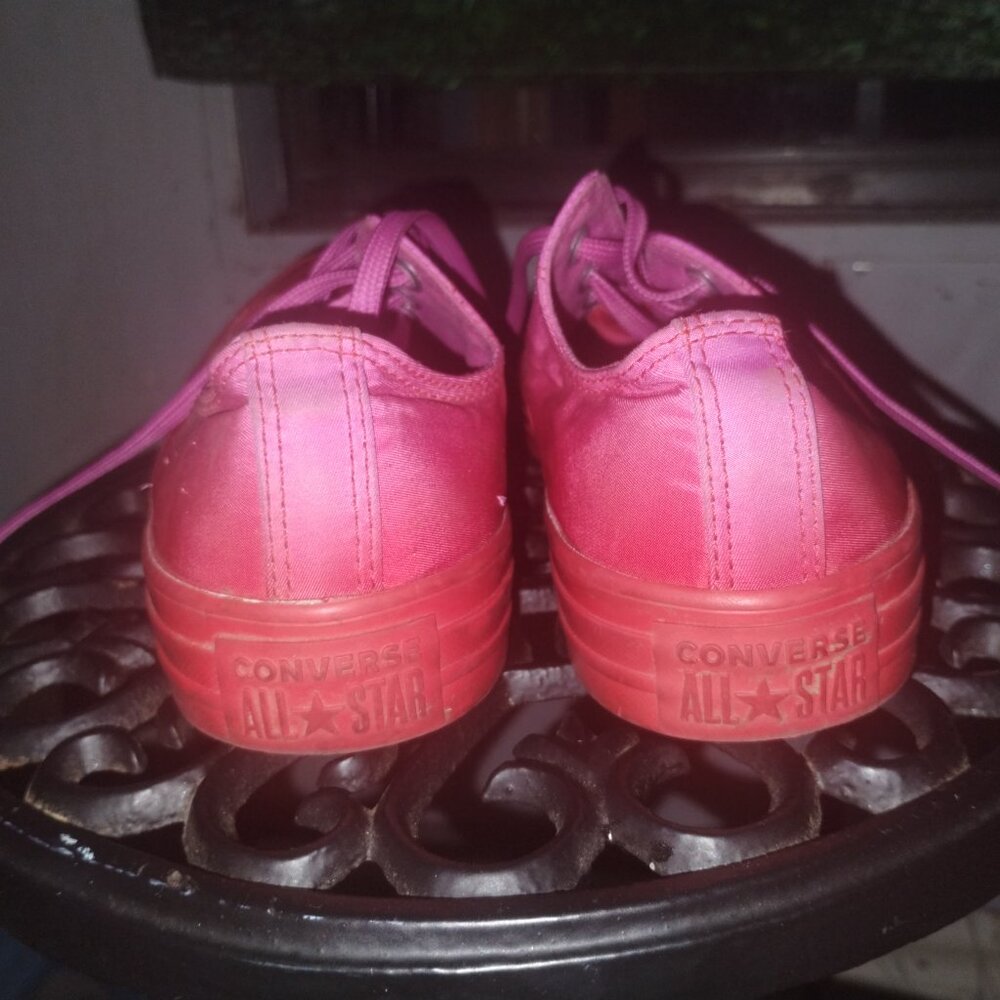 Unique Converse - Picture 3 of 5